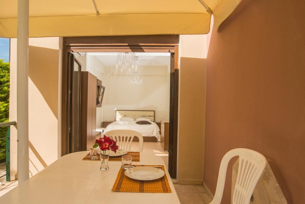 Bouganvillia Homes Νικήτη Δωμάτιο φωτογραφία